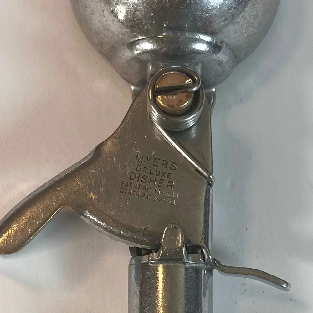 Vintage Ice cream scoop, Myers Deluxe Disher, ca. 1933 Made In USA